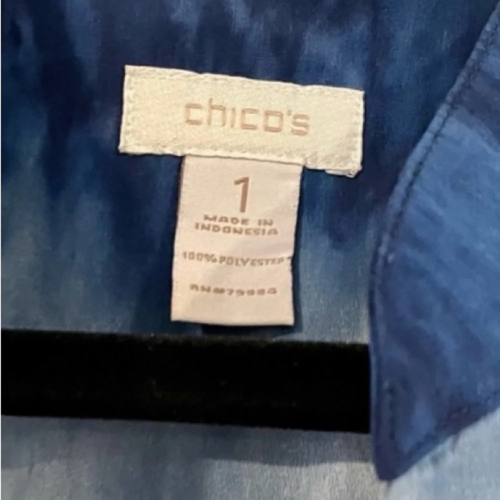 Chicos Blue and White Sleeveless Top Size 1/Medium - Picture 7 of 8